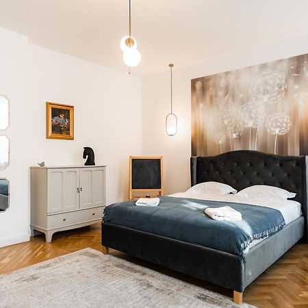 Апартаменты Lara'S Loft Брашов Экстерьер фото